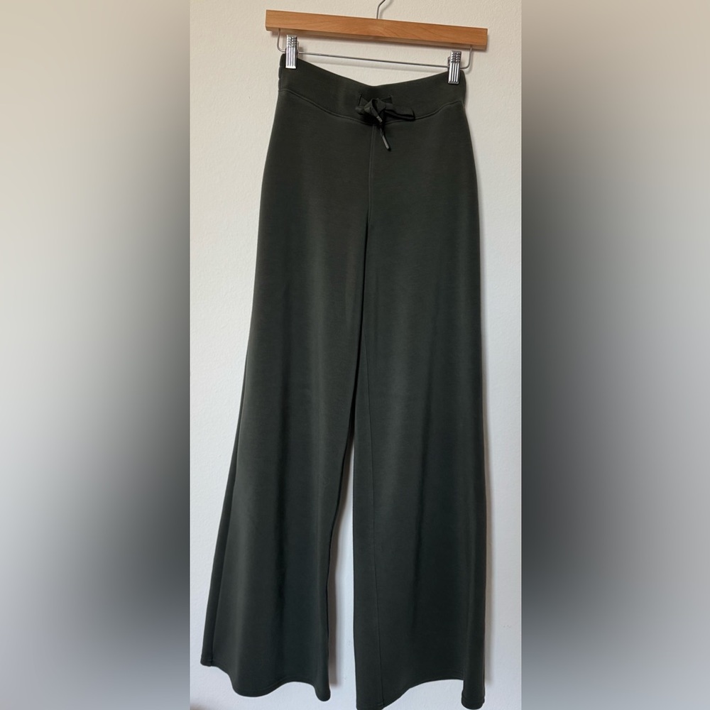 Spanx AirEssentials Wide Leg Pant - Small - Picture 3 of 12